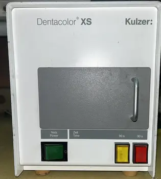 Kulzer Dentacolor XS - установка для легкого отверждения в стоматологической лаборатории